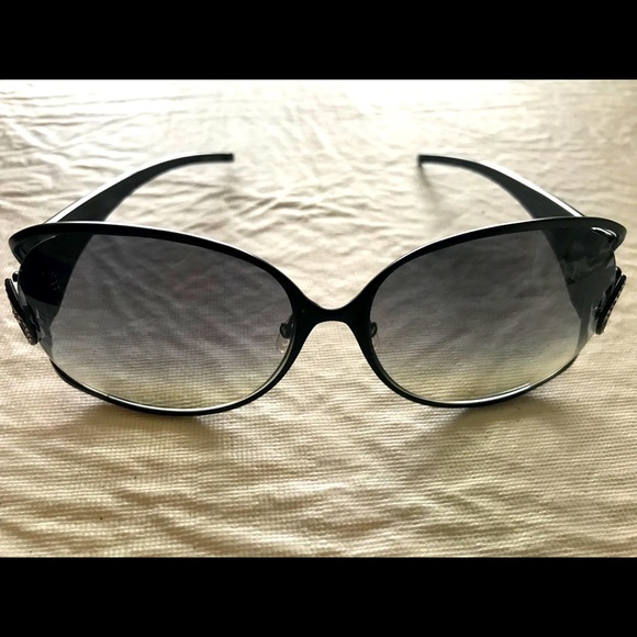 Georgio Armani Oversized Women’s Sunglasses - Picture 4 of 5